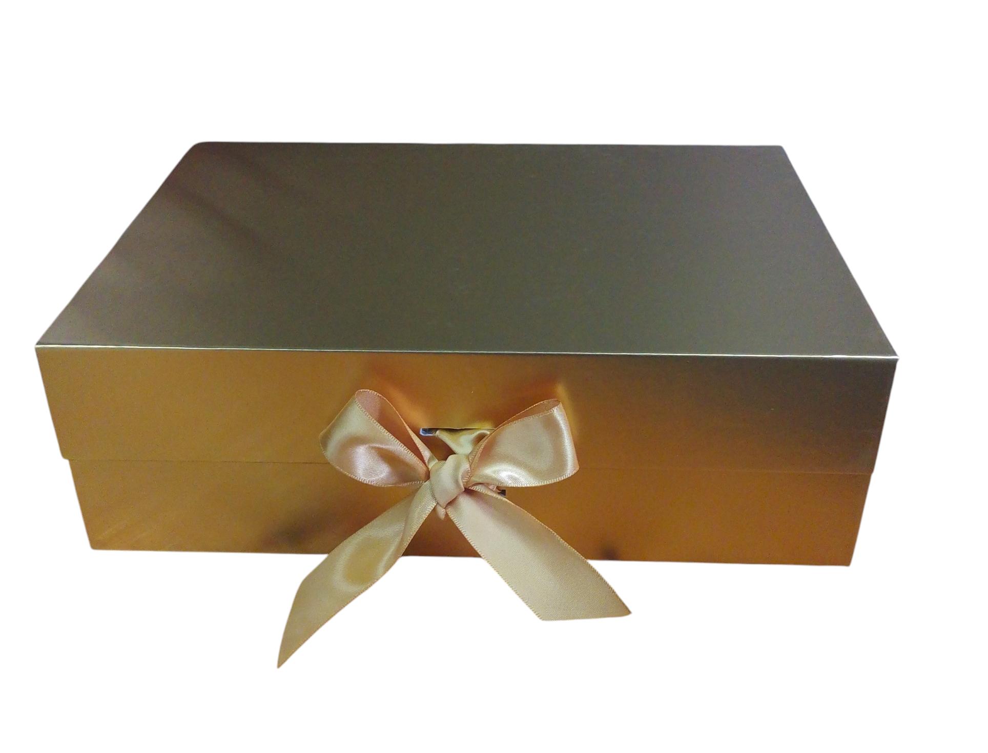 Caja Rectangular color dorado de  0 x  28 x 9 x 20 cm
