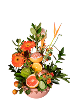 Arreglo Floral Natural Néctar – Gerberas, Avecillas, Pompones Verdes, Toronja e Higos