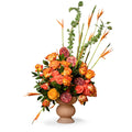 Dulce Aurora – Arreglo Floral Natural con Rosas, Campanas de Irlanda, Avecillas y Granadas
