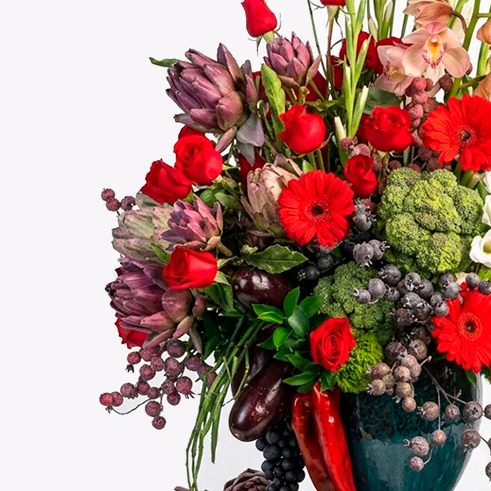 Arreglo Floral Natural Baco – Rosas, Gladiolas y Gerberas con Base de Vidrio
