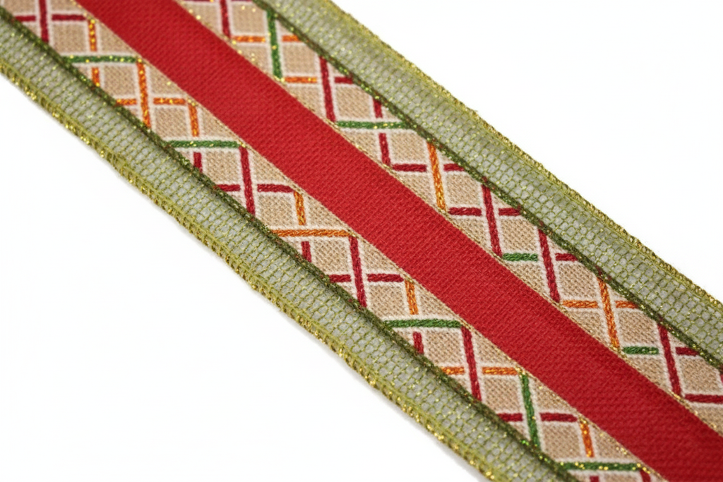 Zoom detalle cinta decorativa navideña zigzag diamante rojo crema verde oliva dorado alambrada 914cm