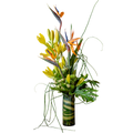 Arreglo Floral Natural Boreal – Azucenas, Ave del Paraíso, Uña de Danta y Pompones Verdes